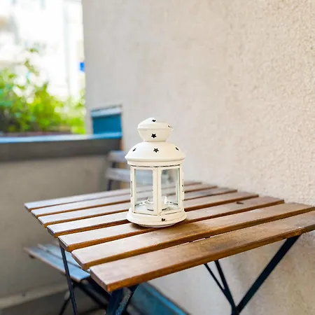 2 Mit Terrasse Und Tiefgaragenstellplatz In Zentrum Von Appartement