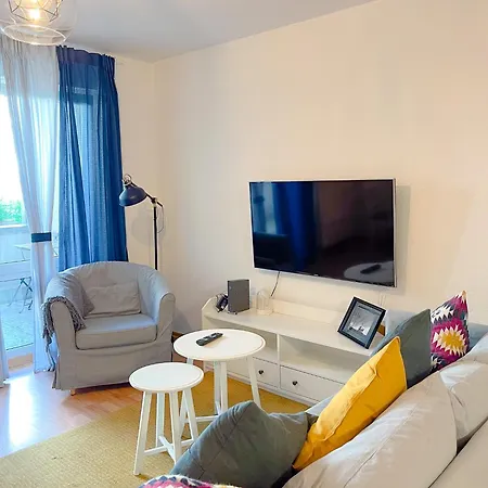 2 Mit Terrasse Und Tiefgaragenstellplatz In Zentrum Von Lipsko