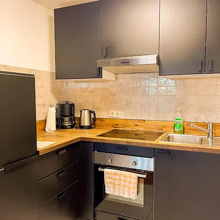 2 Mit Terrasse Und Tiefgaragenstellplatz In Zentrum Von Апартаменты *