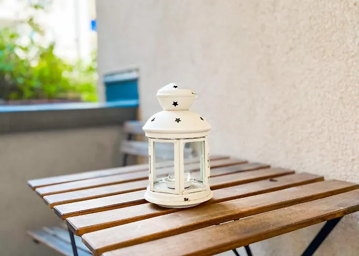 2 Mit Terrasse Und Tiefgaragenstellplatz In Zentrum Von Appartement